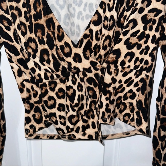 NWT Good Touch Wrap Leopard Top - 3 (L) - Picture 2 of 7